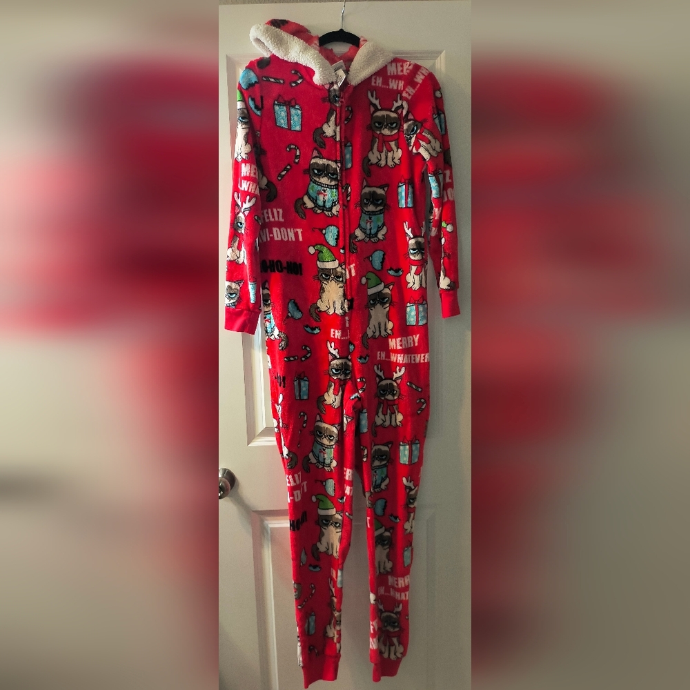 Grumpy Cat Red Pajamas Size M (8-10)